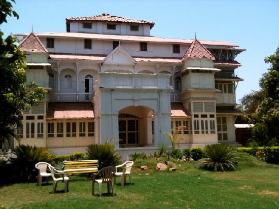 Jambughoda Palace - A Home for Nature Lovers